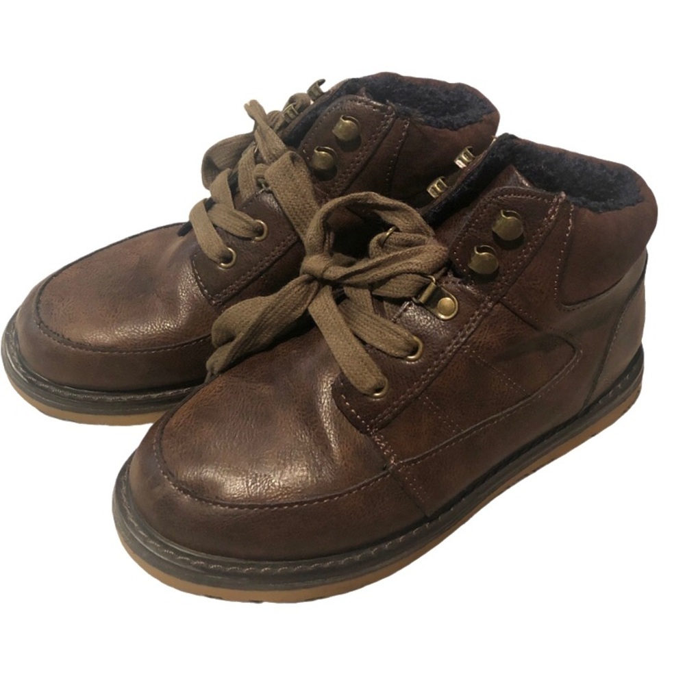 Boys brown boots